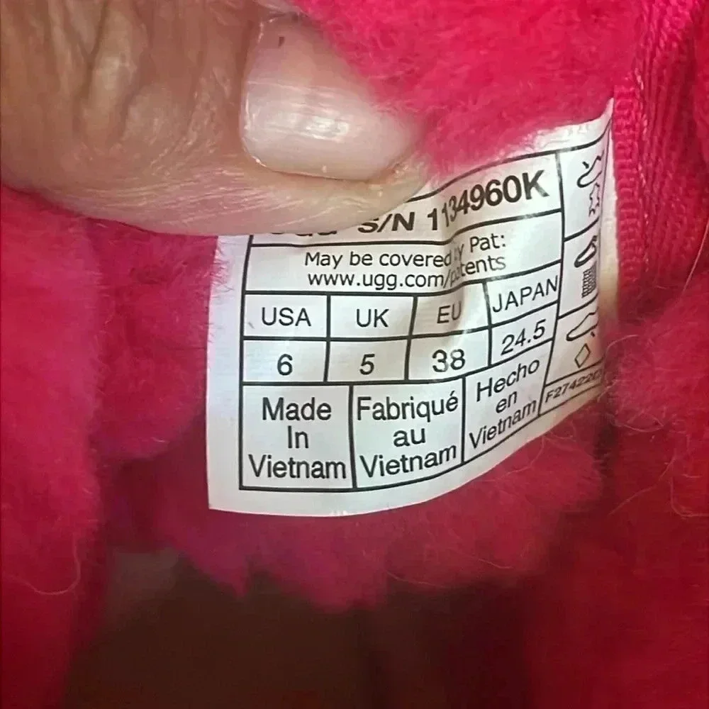 UGG neumel scatter